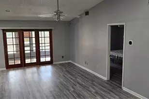 4075 Shoreside Cir, Tampa, FL 33624 - Photo 8