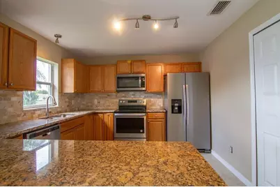 402 Bridgewater Court, Kissimmee, FL 34758 - Photo 4