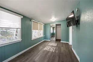 115 124th Ave W, Treasure Island, FL 33706 - Photo 2