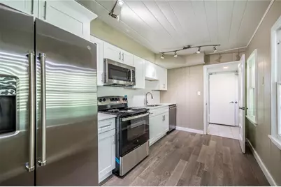 115 124th Avenue W, Treasure Island, FL 33706 - Photo 10