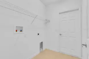 2943 Casabella Dr, Kissimmee, FL 34744 - Photo 16