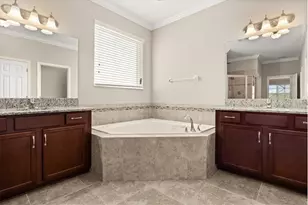 1831 Via Lago Dr, Lakeland, FL 33810 - Photo 10
