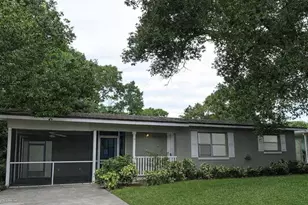 902 S Galena Ave, Minneola, FL 34715 - Photo 1