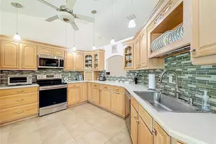 9451 NE 12th Ct, Ocala, FL 34479 - Photo 8