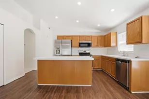 1012 Cristelle Jean Dr, Ruskin, FL 33570 - Photo 10