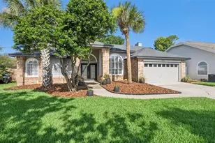 2712 Gretagreen Ct, Orlando, FL 32835 - Photo 2