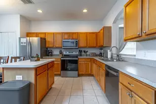 8512 Sunrise Key Dr, Kissimmee, FL 34747 - Photo 14