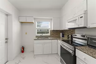 2217 Pembrook Dr, Orlando, FL 32810 - Photo 10