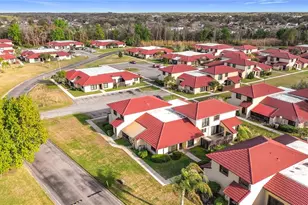 571 Hunter Cir, Kissimmee, FL 34758 - Photo 2
