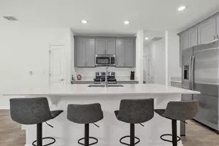 555 Jett Ln, Davenport, FL 33837 - Photo 2