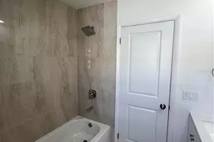 2502 Tropical Shores Dr SE, Saint Petersburg, FL 33705 - Photo 30