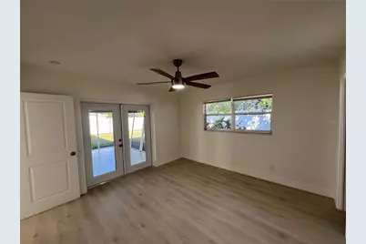 2502 Tropical Shores Drive SE, Saint Petersburg, FL 33705 - Photo 12