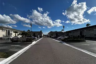 8802 Bay Pointe Dr, Tampa, FL 33615 - Photo 32