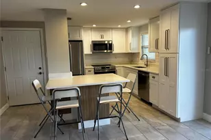 8802 Bay Pointe Dr, Tampa, FL 33615 - Photo 4