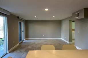 8802 Bay Pointe Dr, Tampa, FL 33615 - Photo 10