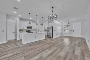 201 Begonia Ln, Poinciana, FL 34759 - Photo 8