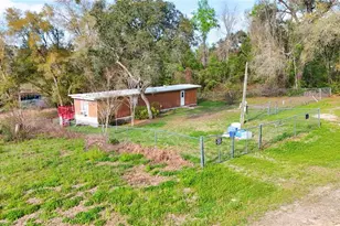 18225 SE 22nd Pl, Silver Springs, FL 34488 - Photo 2