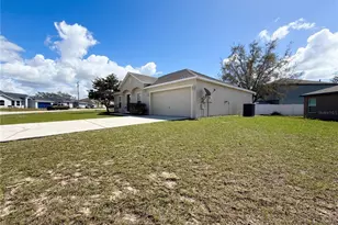 1914 Manatee Ct, Kissimmee, FL 34759 - Photo 2