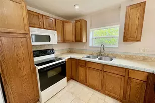 2890 Avalona Dr, Sanford, FL 32773 - Photo 10