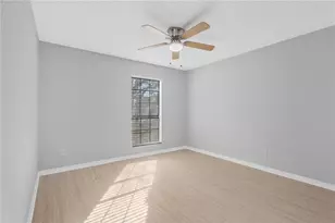 8613 Mallard Reserve Dr, Tampa, FL 33614 - Photo 8