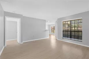 8613 Mallard Reserve Dr, Tampa, FL 33614 - Photo 10