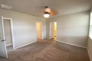 3082 Forrest Plum Ct, Zephyrhills, FL 33540 - Photo 4