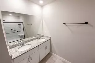 3082 Forrest Plum Ct, Zephyrhills, FL 33540 - Photo 10