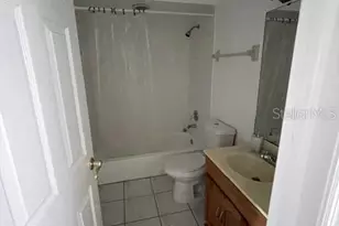 5466 Pine Creek Dr, Orlando, FL 32811 - Photo 10