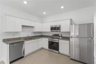 358 Cadberry Pl, Saint Cloud, FL 34771 - Photo 4