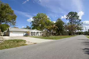 501 Rose Ave, Fruitland Park, FL 34731 - Photo 2