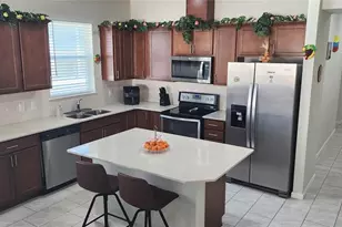 1823 Spring Shower Circle, Kissimmee, FL 34744 - Photo 4