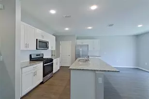 31926 Katelin Cir, Leesburg, FL 34748 - Photo 2