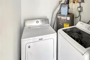 889 W Village Dr, Deltona, FL 32725 - Photo 22