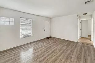 889 W Village Dr, Deltona, FL 32725 - Photo 4