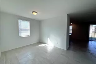 2958 Sunstar Dr, Saint Cloud, FL 34772 - Photo 4