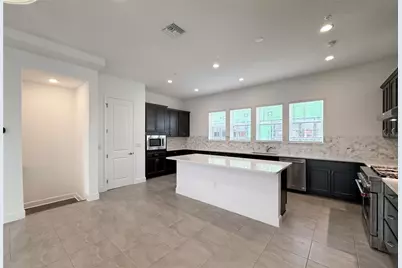 2046 Packing District Way, Orlando, FL 32804 - Photo 14