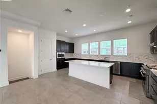 2046 Packing District Wy, Orlando, FL 32804 - Photo 14