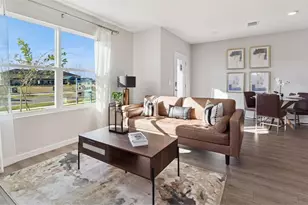 595 Preston Cv Dr, Saint Cloud, FL 34771 - Photo 2