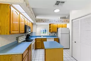 5884 Parkview Point Dr, Orlando, FL 32821 - Photo 10