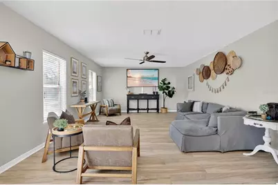 5596 Sycamore Canyon Drive, Kissimmee, FL 34758 - Photo 10