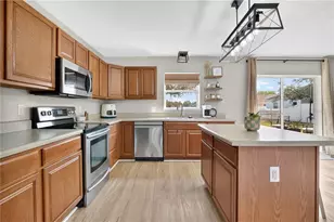 5596 Sycamore Canyon Dr, Kissimmee, FL 34758 - Photo 6