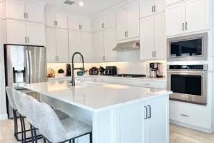 10275 Pk Ests Ave, Orlando, FL 32836 - Photo 2