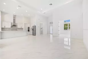 4528 Yorkshire Ln, Kissimmee, FL 34758 - Photo 2