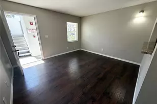 7113 E Bank Dr, Tampa, FL 33617 - Photo 6