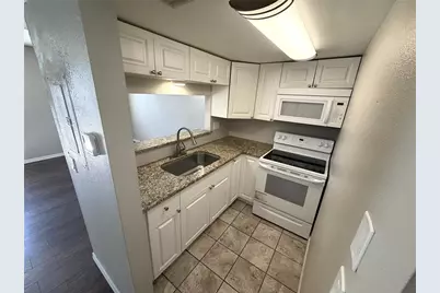 7113 E Bank Drive #7113, Tampa, FL 33617 - Photo 4