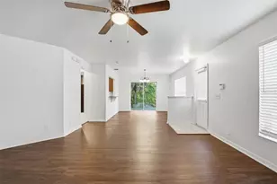 9620 Charlesberg Dr, Tampa, FL 33635 - Photo 2