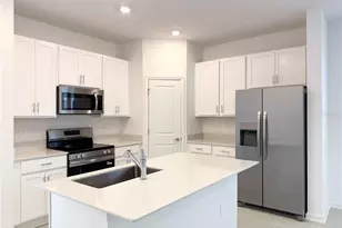 660 Bayern Ln, Debary, FL 32713 - Photo 2