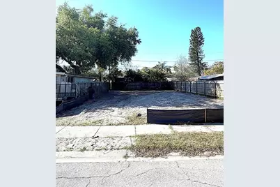 2126 43rd Avenue N, Saint Petersburg, FL 33714 - Photo 1