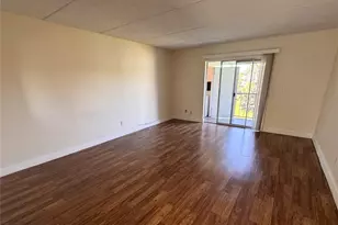 2850 Somerset Park Dr, Tampa, FL 33613 - Photo 2