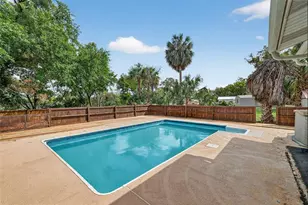 405 Tropic Cir, Fruitland Park, FL 34731 - Photo 2